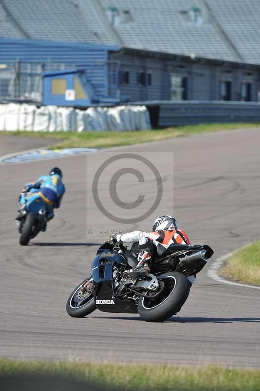 Rockingham no limits trackday;enduro digital images;event digital images;eventdigitalimages;no limits trackdays;peter wileman photography;racing digital images;rockingham raceway northamptonshire;rockingham trackday photographs;trackday digital images;trackday photos