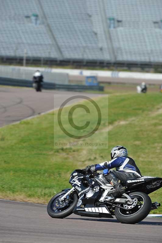 Rockingham no limits trackday;enduro digital images;event digital images;eventdigitalimages;no limits trackdays;peter wileman photography;racing digital images;rockingham raceway northamptonshire;rockingham trackday photographs;trackday digital images;trackday photos
