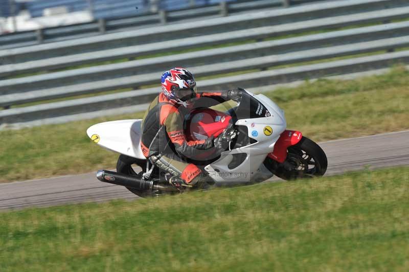 Rockingham no limits trackday;enduro digital images;event digital images;eventdigitalimages;no limits trackdays;peter wileman photography;racing digital images;rockingham raceway northamptonshire;rockingham trackday photographs;trackday digital images;trackday photos