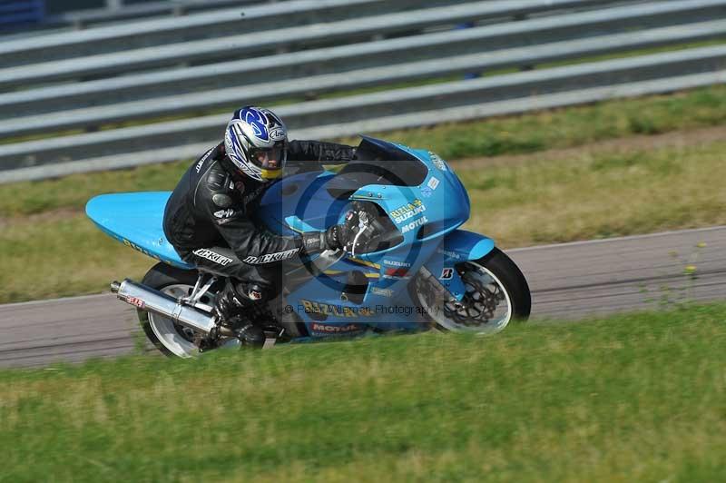 Rockingham no limits trackday;enduro digital images;event digital images;eventdigitalimages;no limits trackdays;peter wileman photography;racing digital images;rockingham raceway northamptonshire;rockingham trackday photographs;trackday digital images;trackday photos