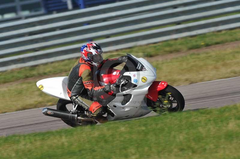 Rockingham no limits trackday;enduro digital images;event digital images;eventdigitalimages;no limits trackdays;peter wileman photography;racing digital images;rockingham raceway northamptonshire;rockingham trackday photographs;trackday digital images;trackday photos