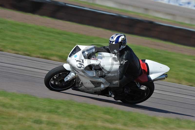Rockingham no limits trackday;enduro digital images;event digital images;eventdigitalimages;no limits trackdays;peter wileman photography;racing digital images;rockingham raceway northamptonshire;rockingham trackday photographs;trackday digital images;trackday photos