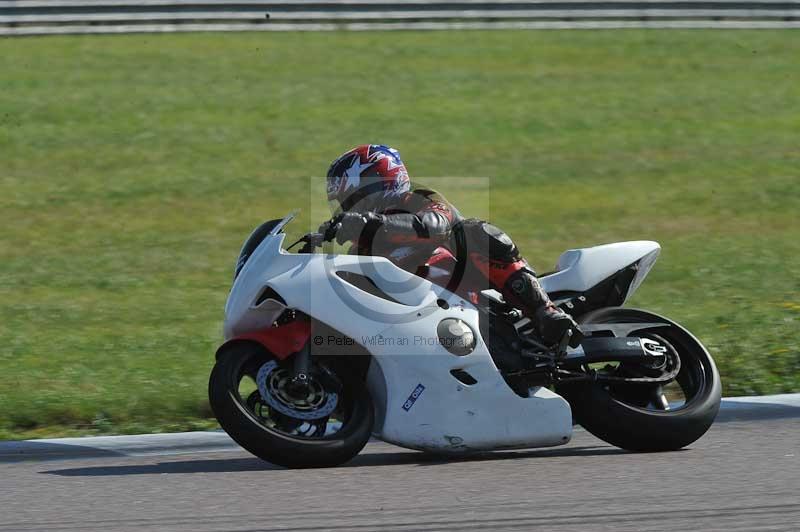 Rockingham no limits trackday;enduro digital images;event digital images;eventdigitalimages;no limits trackdays;peter wileman photography;racing digital images;rockingham raceway northamptonshire;rockingham trackday photographs;trackday digital images;trackday photos