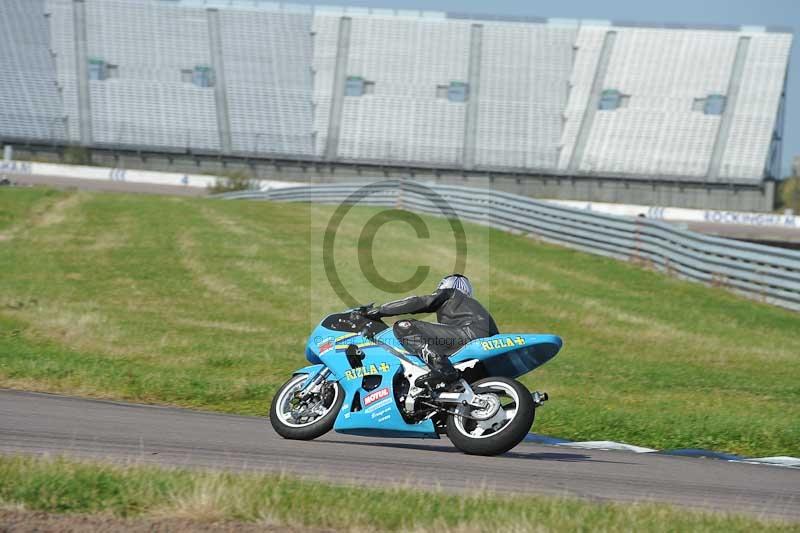 Rockingham no limits trackday;enduro digital images;event digital images;eventdigitalimages;no limits trackdays;peter wileman photography;racing digital images;rockingham raceway northamptonshire;rockingham trackday photographs;trackday digital images;trackday photos