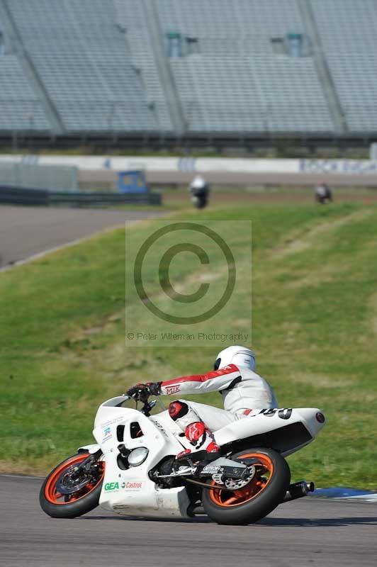 Rockingham no limits trackday;enduro digital images;event digital images;eventdigitalimages;no limits trackdays;peter wileman photography;racing digital images;rockingham raceway northamptonshire;rockingham trackday photographs;trackday digital images;trackday photos