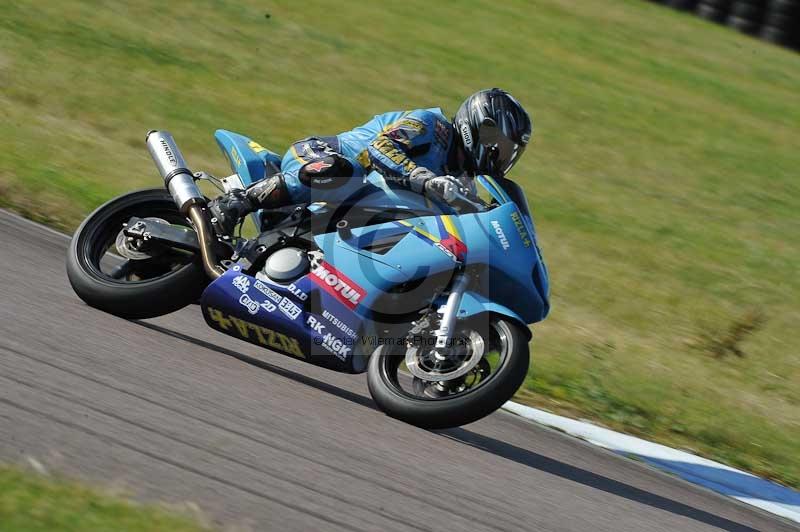 Rockingham no limits trackday;enduro digital images;event digital images;eventdigitalimages;no limits trackdays;peter wileman photography;racing digital images;rockingham raceway northamptonshire;rockingham trackday photographs;trackday digital images;trackday photos