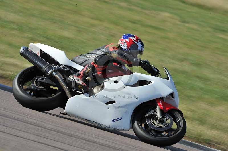 Rockingham no limits trackday;enduro digital images;event digital images;eventdigitalimages;no limits trackdays;peter wileman photography;racing digital images;rockingham raceway northamptonshire;rockingham trackday photographs;trackday digital images;trackday photos