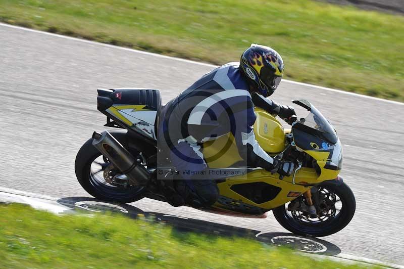 Rockingham no limits trackday;enduro digital images;event digital images;eventdigitalimages;no limits trackdays;peter wileman photography;racing digital images;rockingham raceway northamptonshire;rockingham trackday photographs;trackday digital images;trackday photos