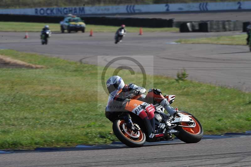 Rockingham no limits trackday;enduro digital images;event digital images;eventdigitalimages;no limits trackdays;peter wileman photography;racing digital images;rockingham raceway northamptonshire;rockingham trackday photographs;trackday digital images;trackday photos
