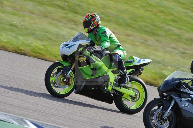 Rockingham no limits trackday;enduro digital images;event digital images;eventdigitalimages;no limits trackdays;peter wileman photography;racing digital images;rockingham raceway northamptonshire;rockingham trackday photographs;trackday digital images;trackday photos