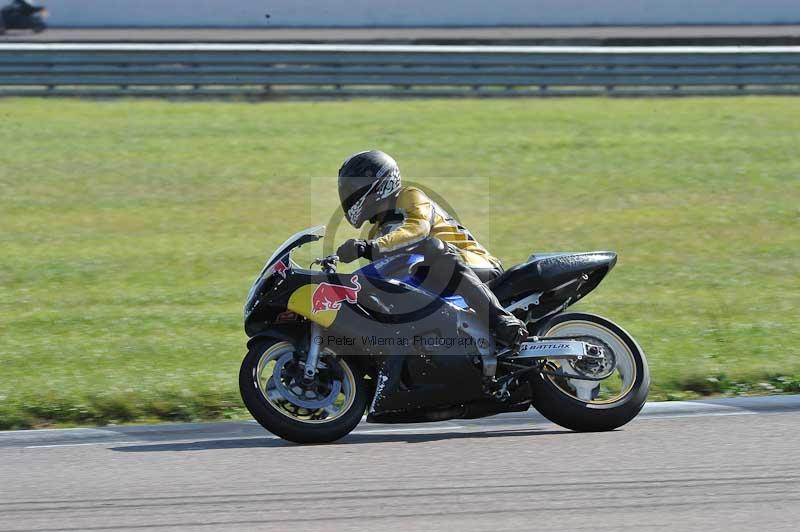 Rockingham no limits trackday;enduro digital images;event digital images;eventdigitalimages;no limits trackdays;peter wileman photography;racing digital images;rockingham raceway northamptonshire;rockingham trackday photographs;trackday digital images;trackday photos