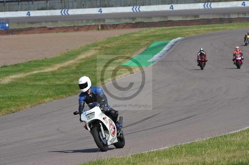 Rockingham no limits trackday;enduro digital images;event digital images;eventdigitalimages;no limits trackdays;peter wileman photography;racing digital images;rockingham raceway northamptonshire;rockingham trackday photographs;trackday digital images;trackday photos