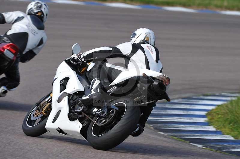 Rockingham no limits trackday;enduro digital images;event digital images;eventdigitalimages;no limits trackdays;peter wileman photography;racing digital images;rockingham raceway northamptonshire;rockingham trackday photographs;trackday digital images;trackday photos