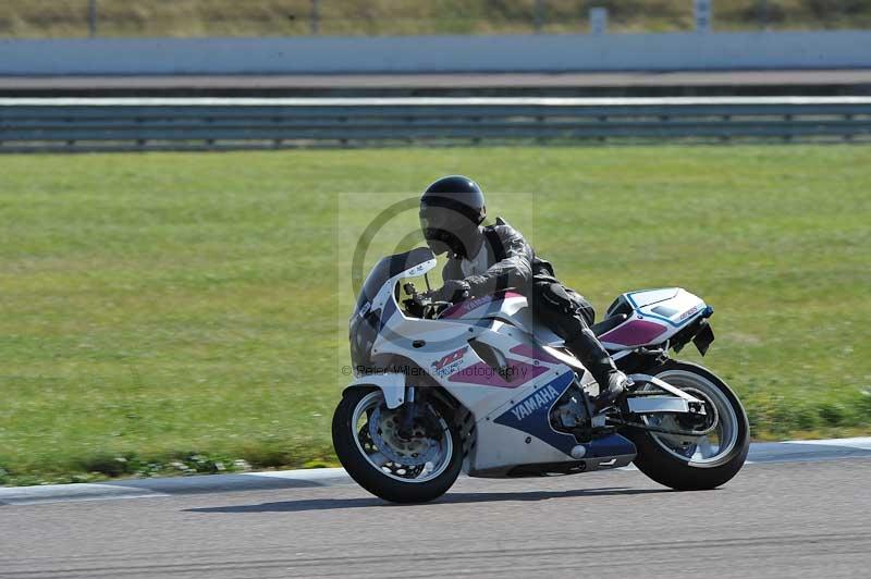 Rockingham no limits trackday;enduro digital images;event digital images;eventdigitalimages;no limits trackdays;peter wileman photography;racing digital images;rockingham raceway northamptonshire;rockingham trackday photographs;trackday digital images;trackday photos