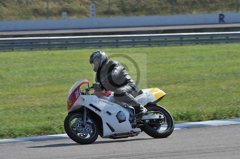 Rockingham no limits trackday;enduro digital images;event digital images;eventdigitalimages;no limits trackdays;peter wileman photography;racing digital images;rockingham raceway northamptonshire;rockingham trackday photographs;trackday digital images;trackday photos