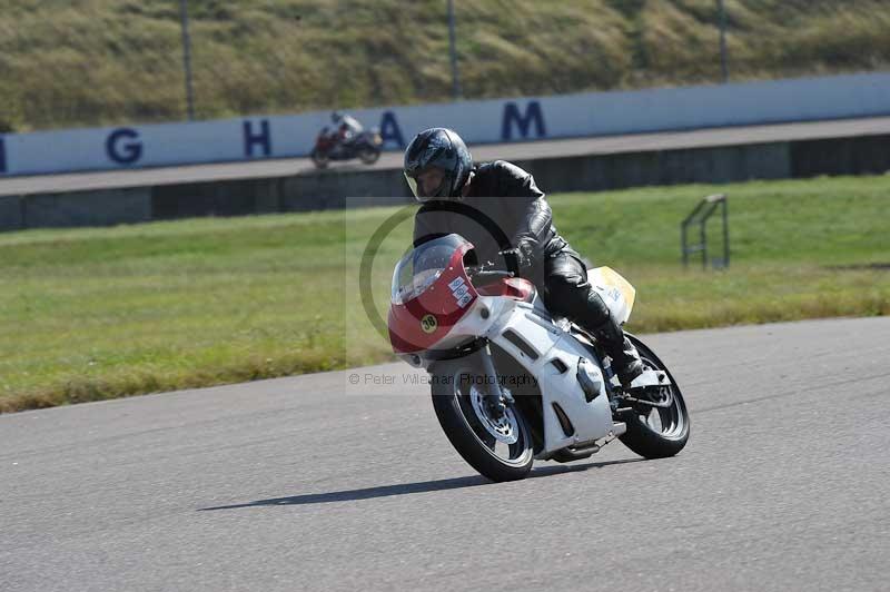 Rockingham no limits trackday;enduro digital images;event digital images;eventdigitalimages;no limits trackdays;peter wileman photography;racing digital images;rockingham raceway northamptonshire;rockingham trackday photographs;trackday digital images;trackday photos