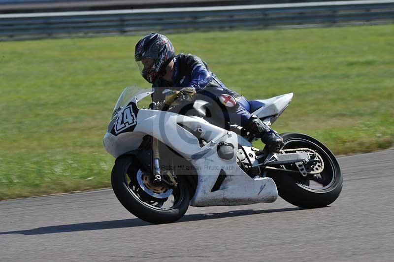 Rockingham no limits trackday;enduro digital images;event digital images;eventdigitalimages;no limits trackdays;peter wileman photography;racing digital images;rockingham raceway northamptonshire;rockingham trackday photographs;trackday digital images;trackday photos