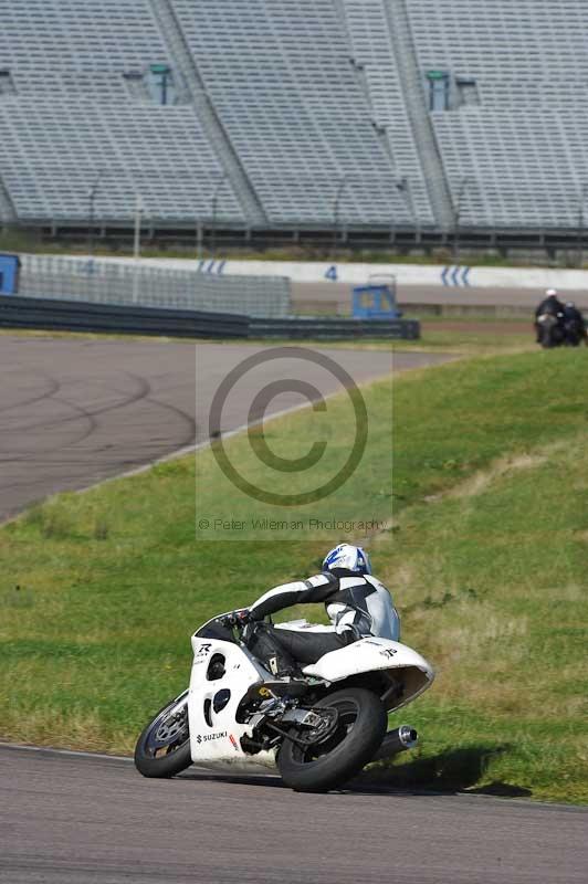 Rockingham no limits trackday;enduro digital images;event digital images;eventdigitalimages;no limits trackdays;peter wileman photography;racing digital images;rockingham raceway northamptonshire;rockingham trackday photographs;trackday digital images;trackday photos