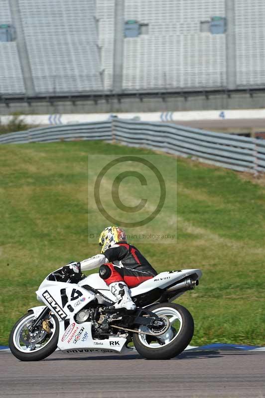 Rockingham no limits trackday;enduro digital images;event digital images;eventdigitalimages;no limits trackdays;peter wileman photography;racing digital images;rockingham raceway northamptonshire;rockingham trackday photographs;trackday digital images;trackday photos
