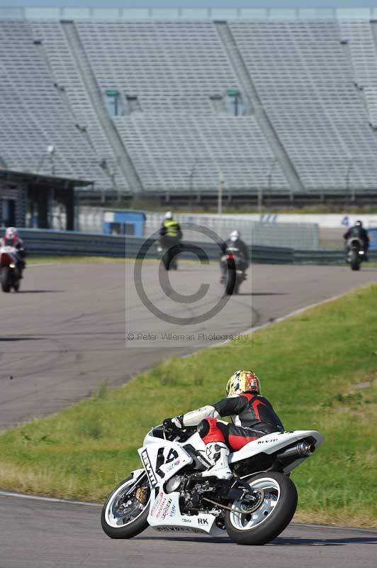 Rockingham no limits trackday;enduro digital images;event digital images;eventdigitalimages;no limits trackdays;peter wileman photography;racing digital images;rockingham raceway northamptonshire;rockingham trackday photographs;trackday digital images;trackday photos