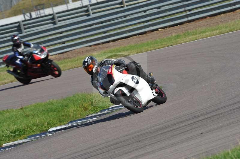 Rockingham no limits trackday;enduro digital images;event digital images;eventdigitalimages;no limits trackdays;peter wileman photography;racing digital images;rockingham raceway northamptonshire;rockingham trackday photographs;trackday digital images;trackday photos