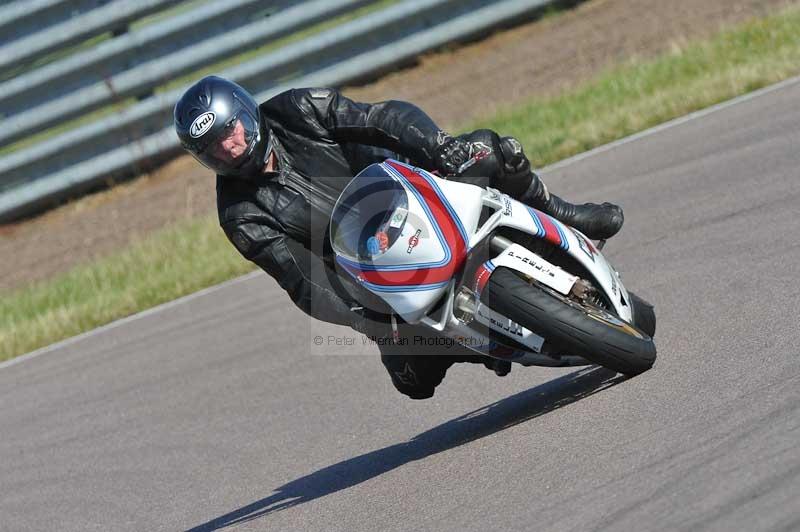 Rockingham no limits trackday;enduro digital images;event digital images;eventdigitalimages;no limits trackdays;peter wileman photography;racing digital images;rockingham raceway northamptonshire;rockingham trackday photographs;trackday digital images;trackday photos