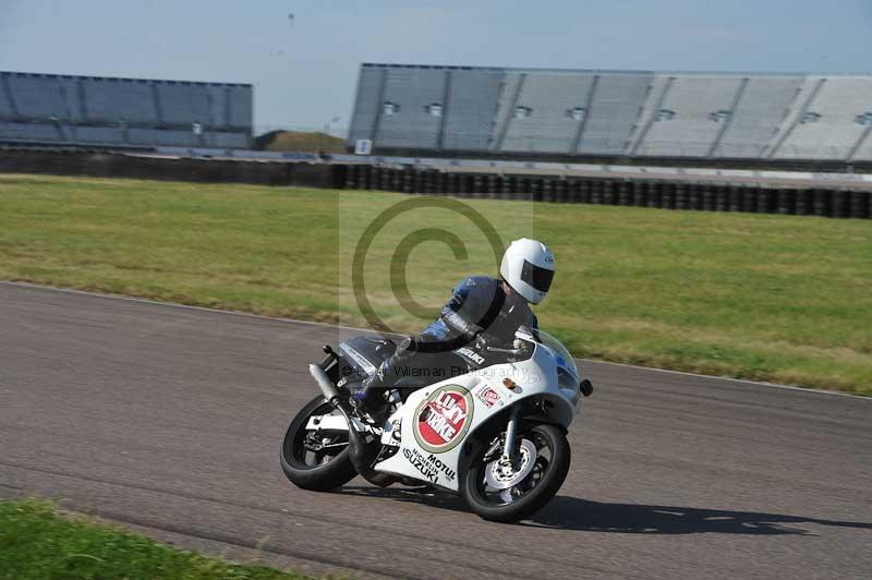 Rockingham no limits trackday;enduro digital images;event digital images;eventdigitalimages;no limits trackdays;peter wileman photography;racing digital images;rockingham raceway northamptonshire;rockingham trackday photographs;trackday digital images;trackday photos