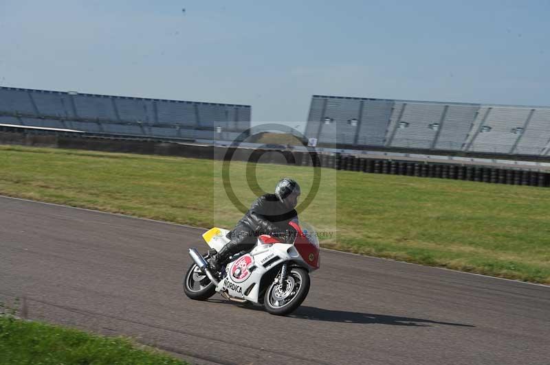 Rockingham no limits trackday;enduro digital images;event digital images;eventdigitalimages;no limits trackdays;peter wileman photography;racing digital images;rockingham raceway northamptonshire;rockingham trackday photographs;trackday digital images;trackday photos
