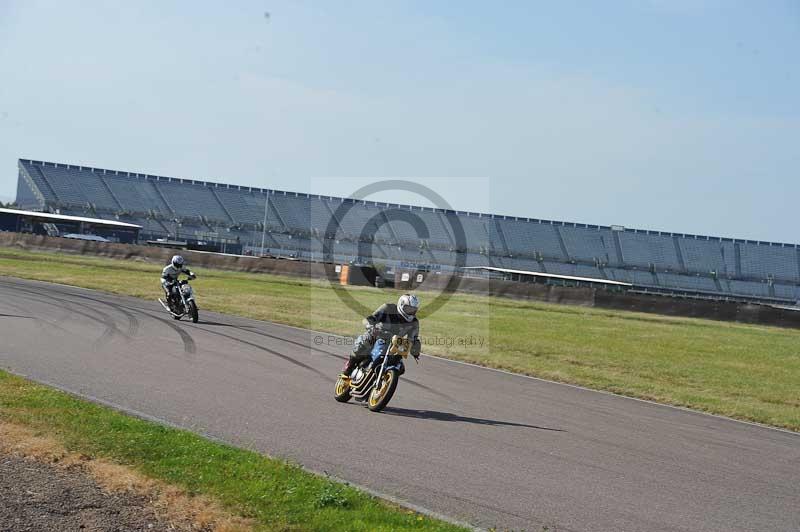 Rockingham no limits trackday;enduro digital images;event digital images;eventdigitalimages;no limits trackdays;peter wileman photography;racing digital images;rockingham raceway northamptonshire;rockingham trackday photographs;trackday digital images;trackday photos