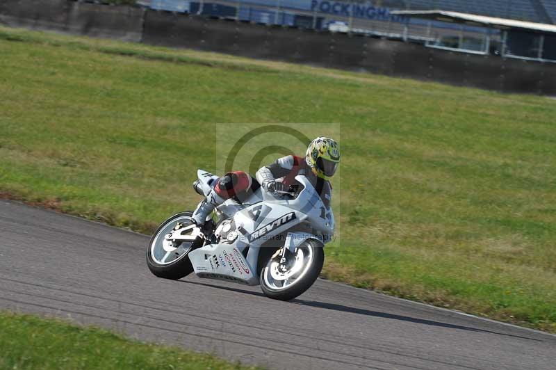 Rockingham no limits trackday;enduro digital images;event digital images;eventdigitalimages;no limits trackdays;peter wileman photography;racing digital images;rockingham raceway northamptonshire;rockingham trackday photographs;trackday digital images;trackday photos