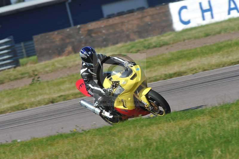 Rockingham no limits trackday;enduro digital images;event digital images;eventdigitalimages;no limits trackdays;peter wileman photography;racing digital images;rockingham raceway northamptonshire;rockingham trackday photographs;trackday digital images;trackday photos