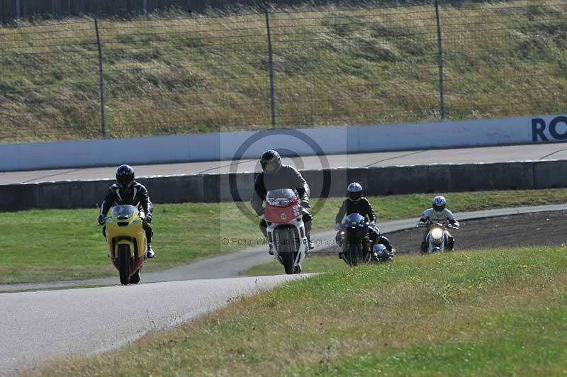 Rockingham no limits trackday;enduro digital images;event digital images;eventdigitalimages;no limits trackdays;peter wileman photography;racing digital images;rockingham raceway northamptonshire;rockingham trackday photographs;trackday digital images;trackday photos