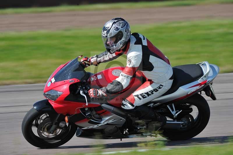 Rockingham no limits trackday;enduro digital images;event digital images;eventdigitalimages;no limits trackdays;peter wileman photography;racing digital images;rockingham raceway northamptonshire;rockingham trackday photographs;trackday digital images;trackday photos