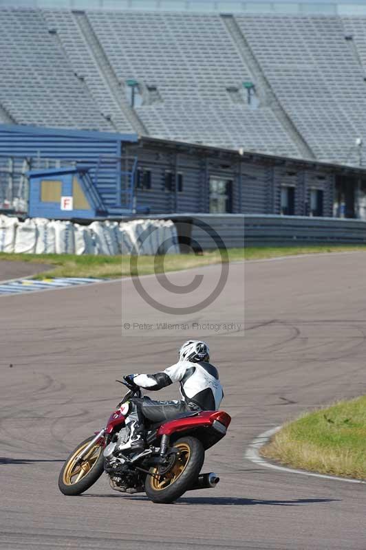 Rockingham no limits trackday;enduro digital images;event digital images;eventdigitalimages;no limits trackdays;peter wileman photography;racing digital images;rockingham raceway northamptonshire;rockingham trackday photographs;trackday digital images;trackday photos