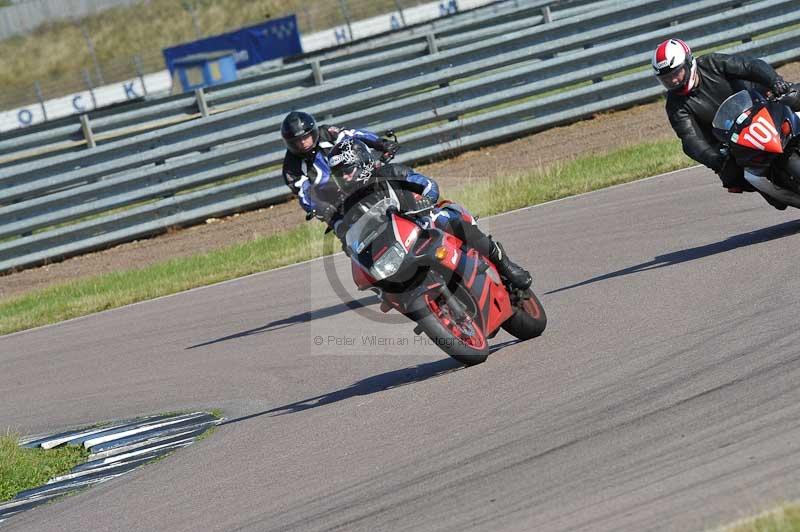 Rockingham no limits trackday;enduro digital images;event digital images;eventdigitalimages;no limits trackdays;peter wileman photography;racing digital images;rockingham raceway northamptonshire;rockingham trackday photographs;trackday digital images;trackday photos
