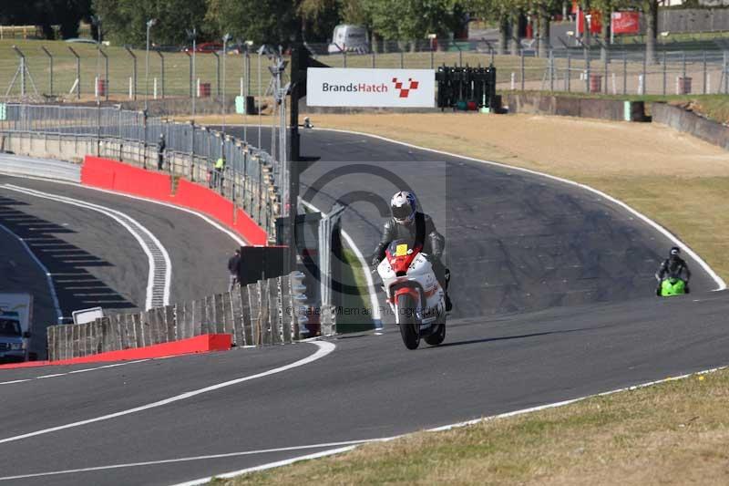 Motorcycle action photographs;brands;brands hatch photographs;event digital images;eventdigitalimages;motor racing london;no limits trackday;peter wileman photography;trackday;trackday digital images;trackday photos