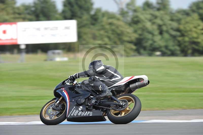 Motorcycle action photographs;donington;donington park leicestershire;donington photographs;event digital images;eventdigitalimages;no limits trackday;peter wileman photography;trackday;trackday digital images;trackday photos