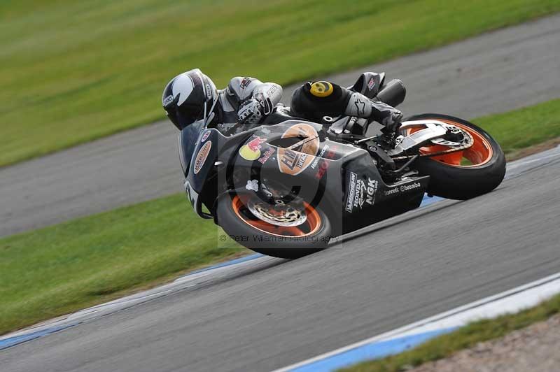 Motorcycle action photographs;donington;donington park leicestershire;donington photographs;event digital images;eventdigitalimages;no limits trackday;peter wileman photography;trackday;trackday digital images;trackday photos
