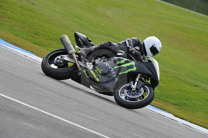 Motorcycle action photographs;donington;donington park leicestershire;donington photographs;event digital images;eventdigitalimages;no limits trackday;peter wileman photography;trackday;trackday digital images;trackday photos