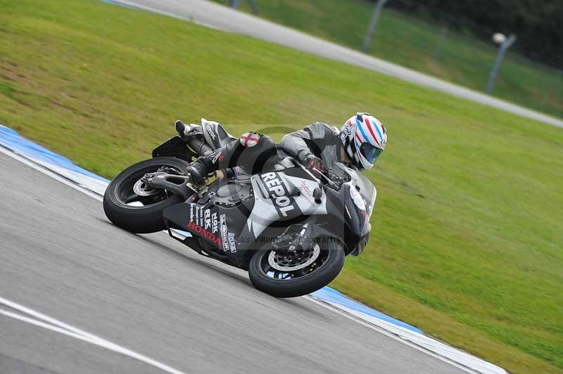 Motorcycle action photographs;donington;donington park leicestershire;donington photographs;event digital images;eventdigitalimages;no limits trackday;peter wileman photography;trackday;trackday digital images;trackday photos