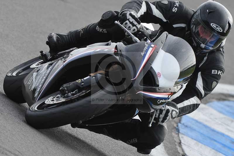 Motorcycle action photographs;donington;donington park leicestershire;donington photographs;event digital images;eventdigitalimages;no limits trackday;peter wileman photography;trackday;trackday digital images;trackday photos