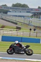 Motorcycle-action-photographs;donington;donington-park-leicestershire;donington-photographs;event-digital-images;eventdigitalimages;no-limits-trackday;peter-wileman-photography;trackday;trackday-digital-images;trackday-photos