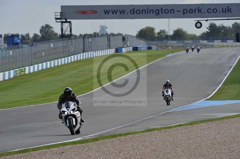 Motorcycle action photographs;donington;donington park leicestershire;donington photographs;event digital images;eventdigitalimages;no limits trackday;peter wileman photography;trackday;trackday digital images;trackday photos