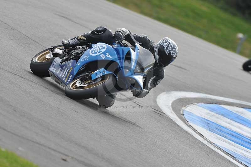Motorcycle action photographs;donington;donington park leicestershire;donington photographs;event digital images;eventdigitalimages;no limits trackday;peter wileman photography;trackday;trackday digital images;trackday photos