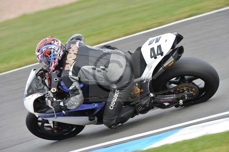 Motorcycle action photographs;donington;donington park leicestershire;donington photographs;event digital images;eventdigitalimages;no limits trackday;peter wileman photography;trackday;trackday digital images;trackday photos