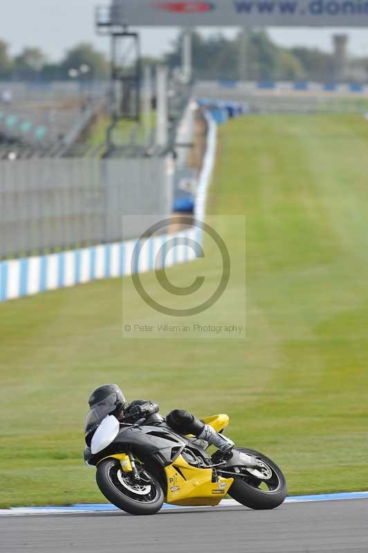 Motorcycle action photographs;donington;donington park leicestershire;donington photographs;event digital images;eventdigitalimages;no limits trackday;peter wileman photography;trackday;trackday digital images;trackday photos