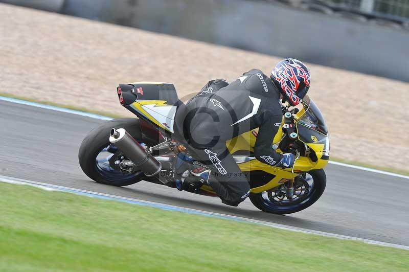 Motorcycle action photographs;donington;donington park leicestershire;donington photographs;event digital images;eventdigitalimages;no limits trackday;peter wileman photography;trackday;trackday digital images;trackday photos