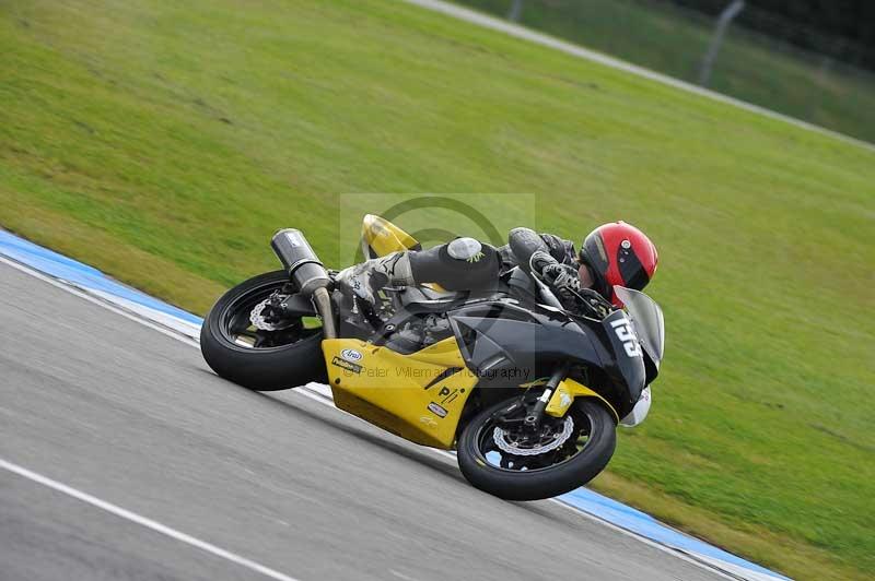Motorcycle action photographs;donington;donington park leicestershire;donington photographs;event digital images;eventdigitalimages;no limits trackday;peter wileman photography;trackday;trackday digital images;trackday photos