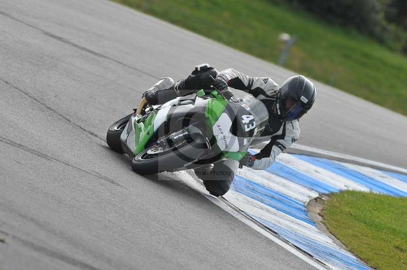 Motorcycle action photographs;donington;donington park leicestershire;donington photographs;event digital images;eventdigitalimages;no limits trackday;peter wileman photography;trackday;trackday digital images;trackday photos