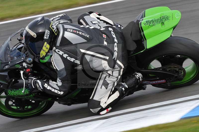 Motorcycle action photographs;donington;donington park leicestershire;donington photographs;event digital images;eventdigitalimages;no limits trackday;peter wileman photography;trackday;trackday digital images;trackday photos
